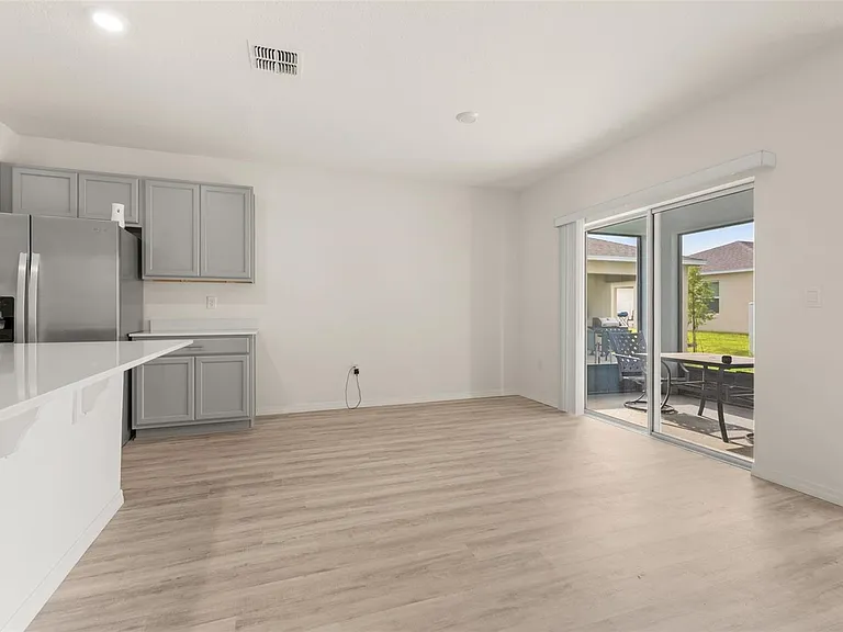1078 Clay Blvd — Photo 14