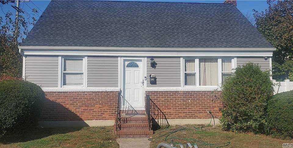 1st image of 592 Clark Pl