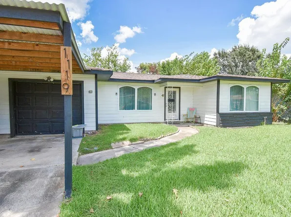1119 Regal St, Houston, TX 77034