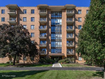 1727 W Crystal Ln Unit 208, Mount Prospect, IL, 60056