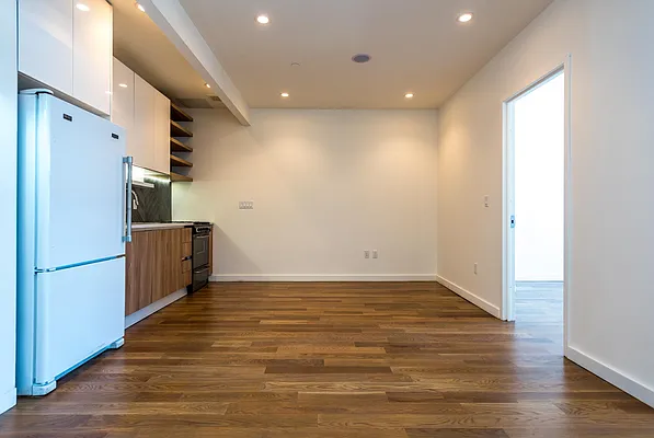 Rented by Nooklyn NYC LLC | media 122