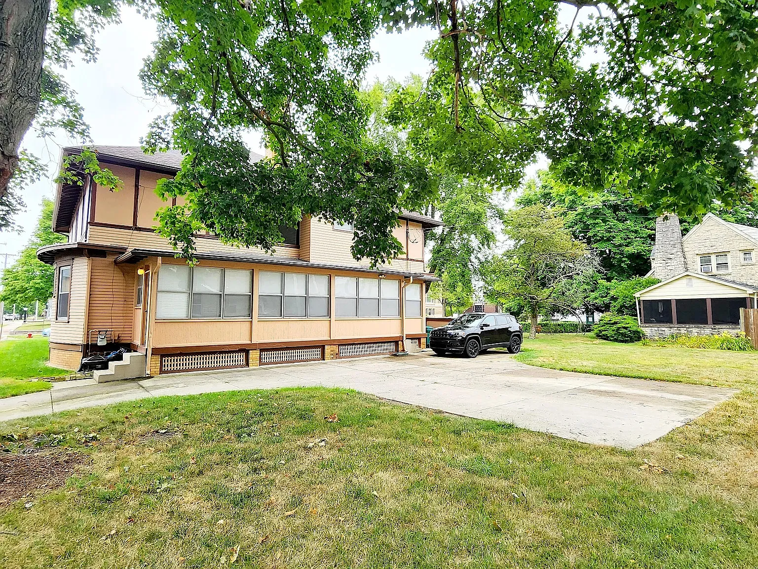 4 bed, 1.5 bath, 2000 sqft, $1,850 — Photo 3