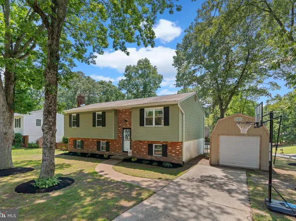 300 Tennessee Ave, Pasadena, MD 21122