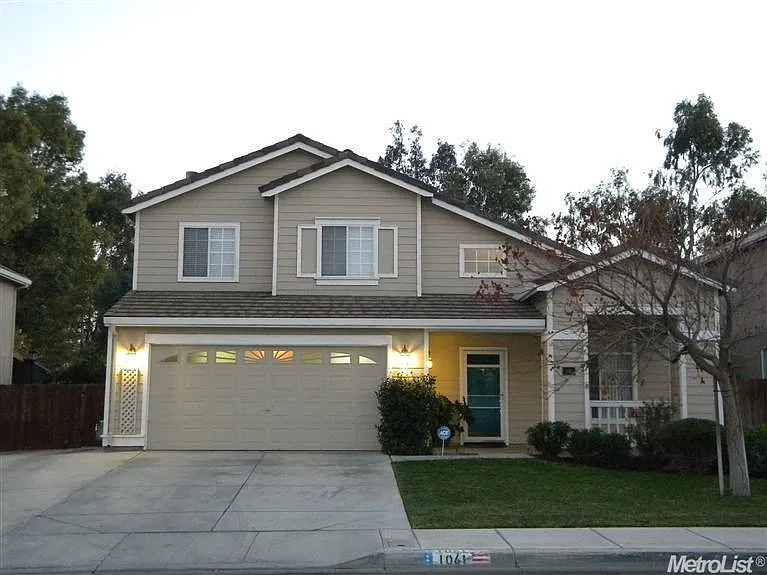1061 Sandra St photo 1