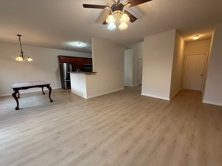 102 Privett Ct — Photo 10