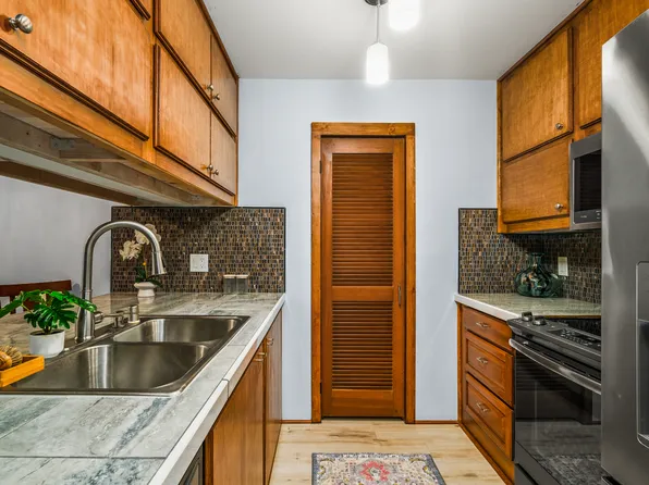 2080 Manawalea St APT 612, Lihue, HI 96766