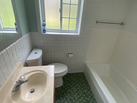 5th image of 343 Heather Ln #B