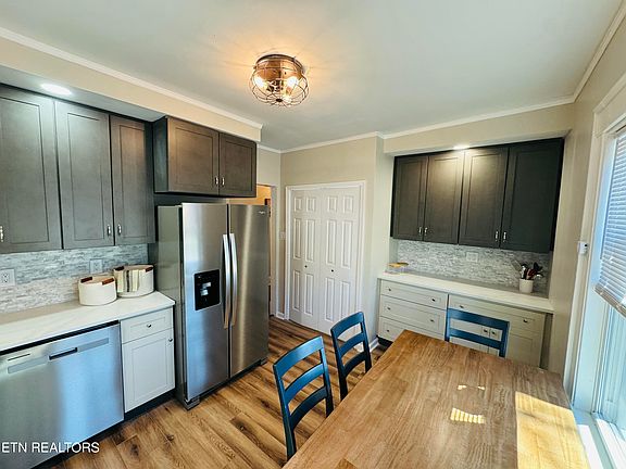 3rd image of 2101 Hoitt Ave