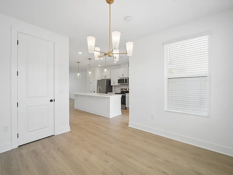 15219 Hamlin Park Dr #15219 — Photo 17
