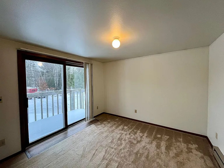 180 W Hill Rd — Photo 25