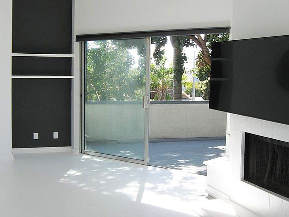 4th image of 245 Ocean Park Blvd
