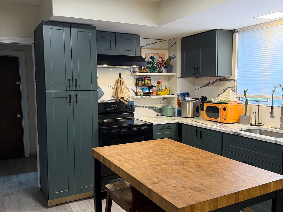 1st image of 15 Margin St #1