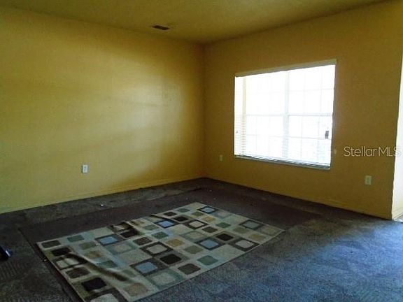 5th image of 1451 Montrose Ave