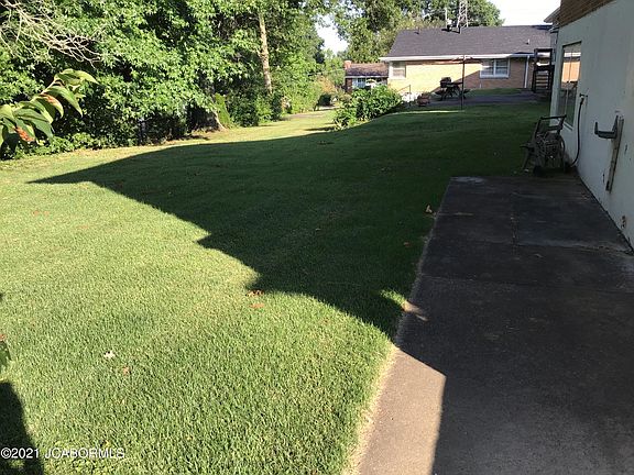 5th image of 417 Crest Dr