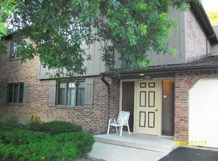 7702 Oak Ridge Ct, Palos Heights, IL 60463