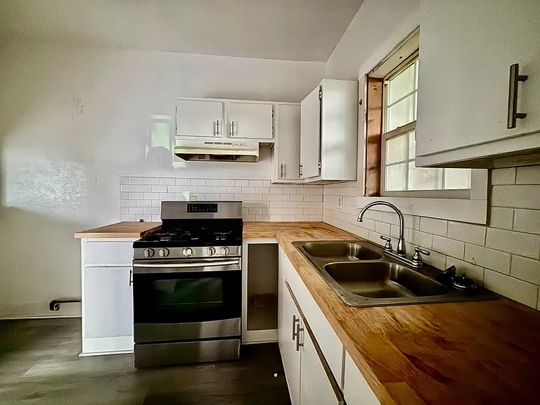 6124 Goforth St — Photo 7