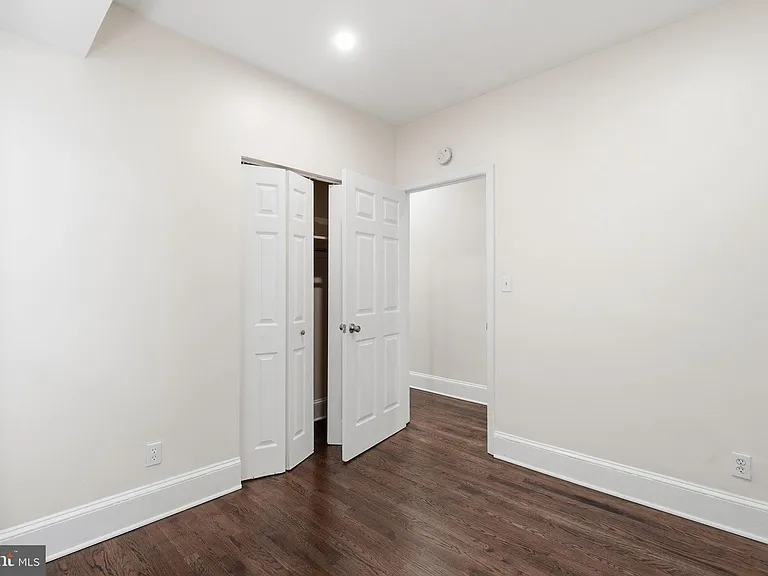 1038 6th St NE #101 — Photo 11
