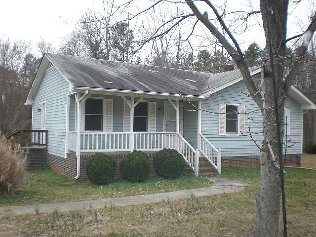 1st image of 609 Roark St