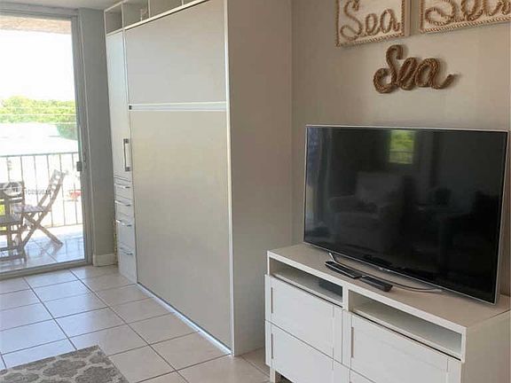 3rd image of 88500 Overseas Hwy APT 433