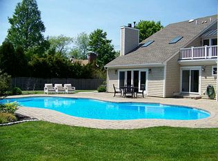 72 Harrison Ave, Newport, RI 02840