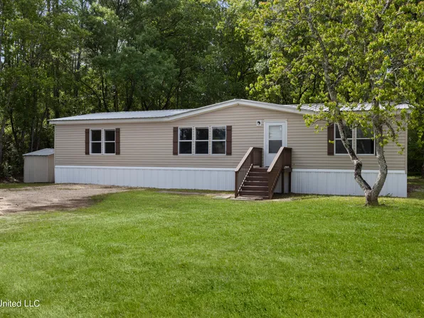 11612 Independence Rd, Moss Point, MS 39562