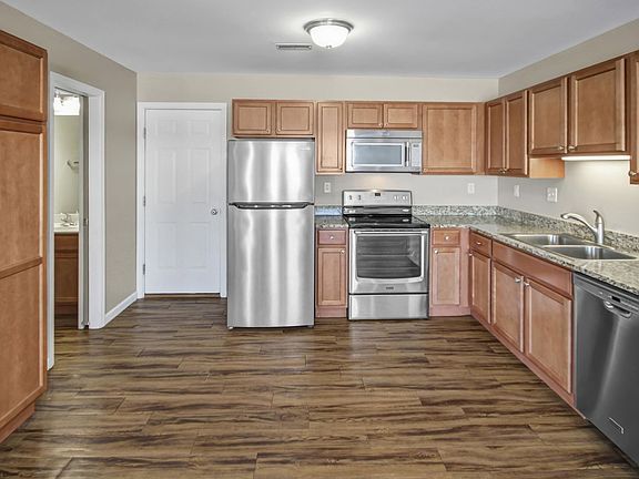 4th image of 302 Starwood Dr