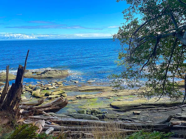71-77 16th Dl, Galiano, BC V0N