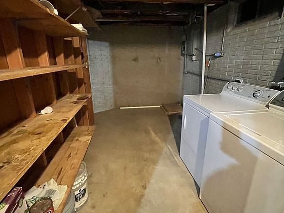 3rd image of 3170 1st St