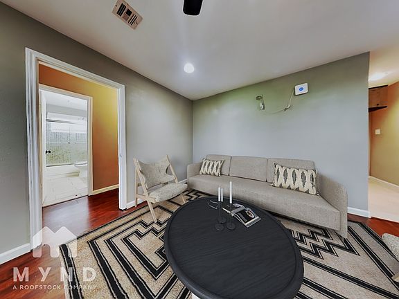 3rd image of 9219 Kerry Glen Cir