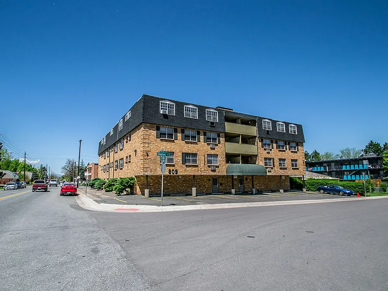 Dexter Street Apartments — Photo 14