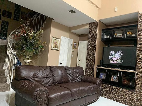 3rd image of 3215 Black Oak Ln