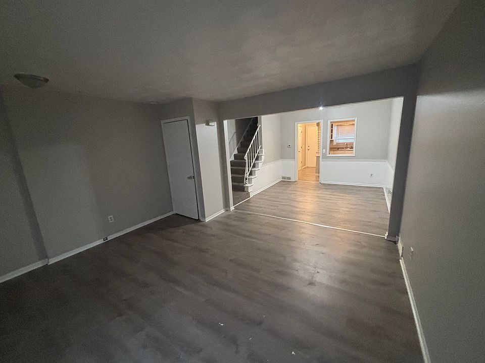 2nd image of 2325 Rockspring Rd