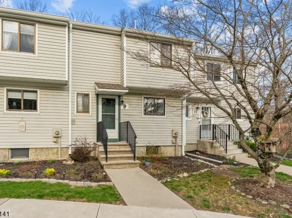 9 Fox Tail Ln, Hardyston Twp., NJ 07419