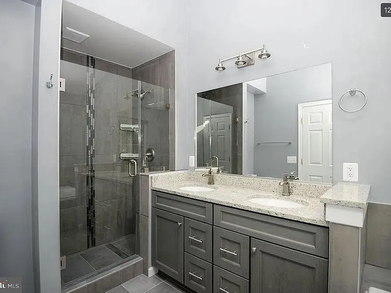 6251 Clara Edward Ter — Photo 12