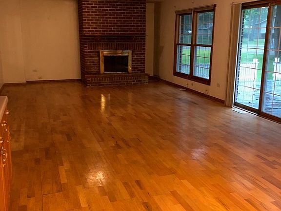 4th image of 58 Longwood Dr