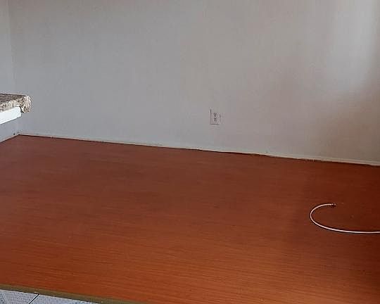 3rd image of 10954 Emery St APT 2