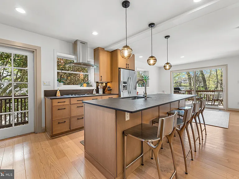 2820 Ellicott St NW — Photo 11