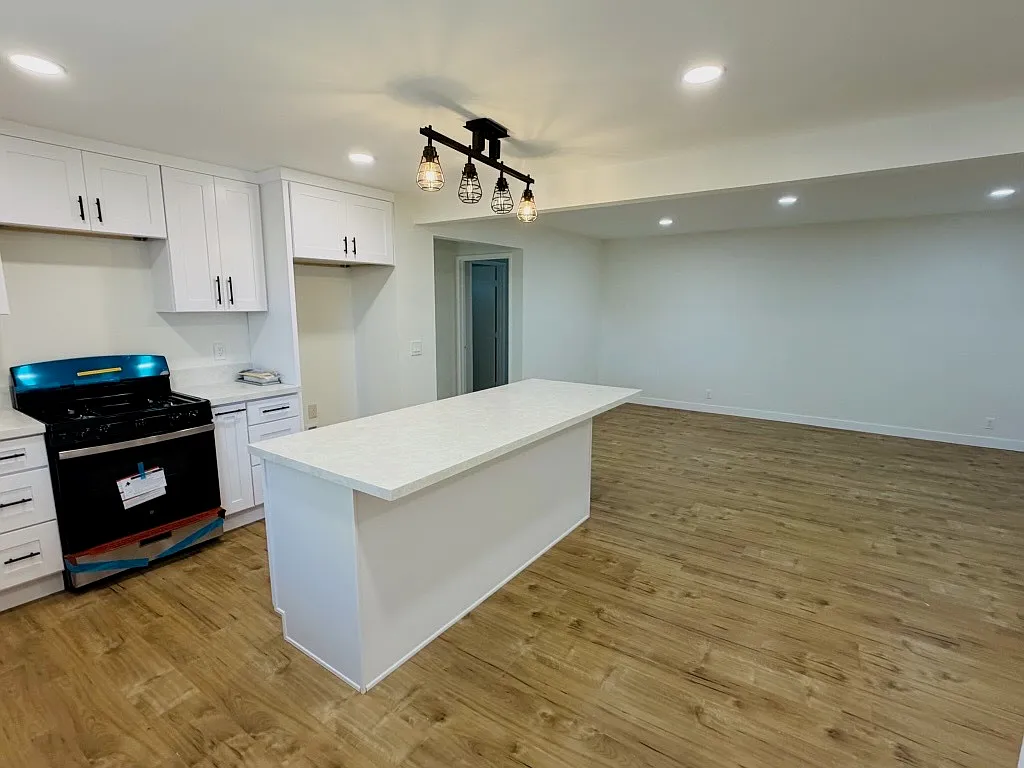 7884 Adams Way Main House , Buena Park Neighborhood. — Photo 2