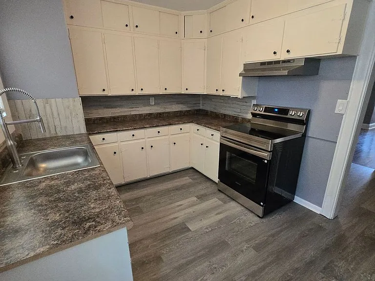 3212 Oakland Ave — Photo 5