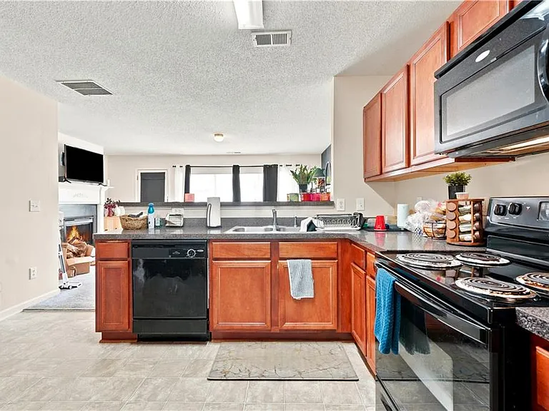 3353 Parc Dr SW — Photo 15