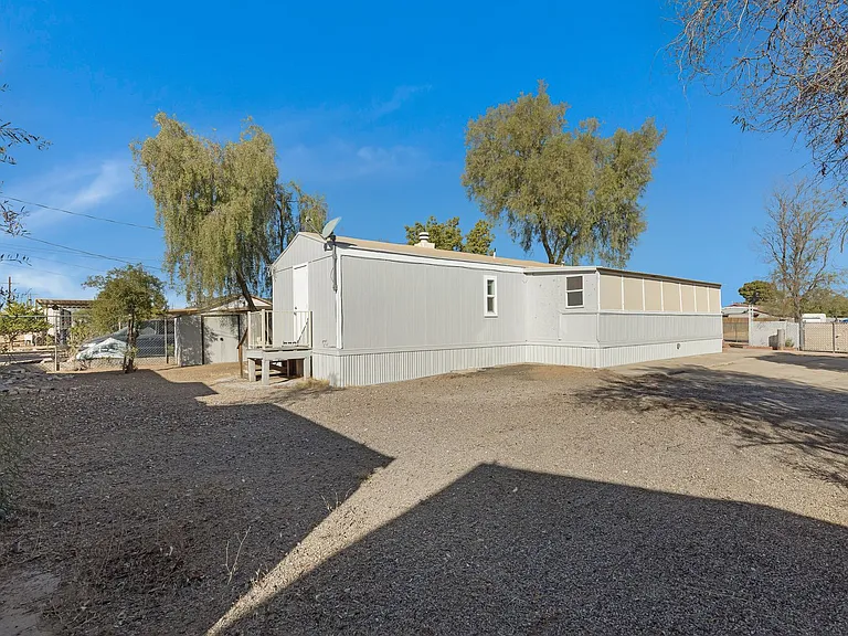 755 W Dewey Ave — Photo 24
