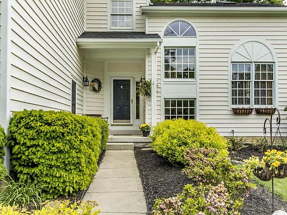 3rd image of 5380 Ainsley Dr