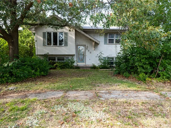 556 S 13th Ave E, Newton, IA 50208