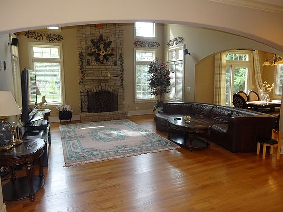 3rd image of 7N460 Linden Ave