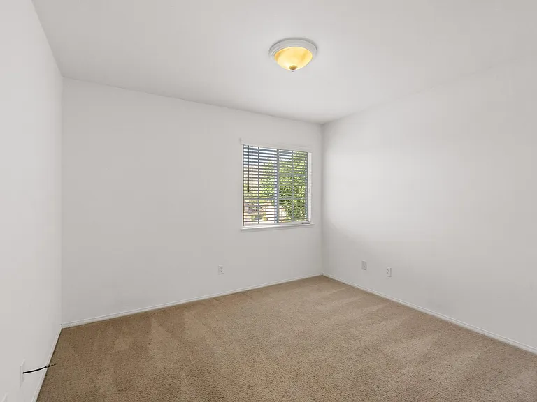 23764 Cloverleaf Way — Photo 18