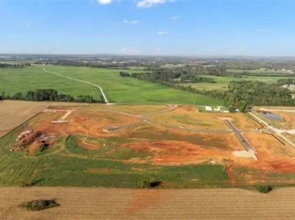 7237 Station Dr, Bowling Green, KY 42104