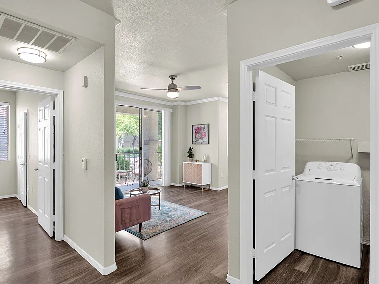Catherine Townhomes — Photo 10