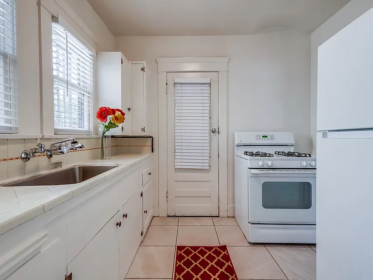 479 Dawson Ave — Photo 5