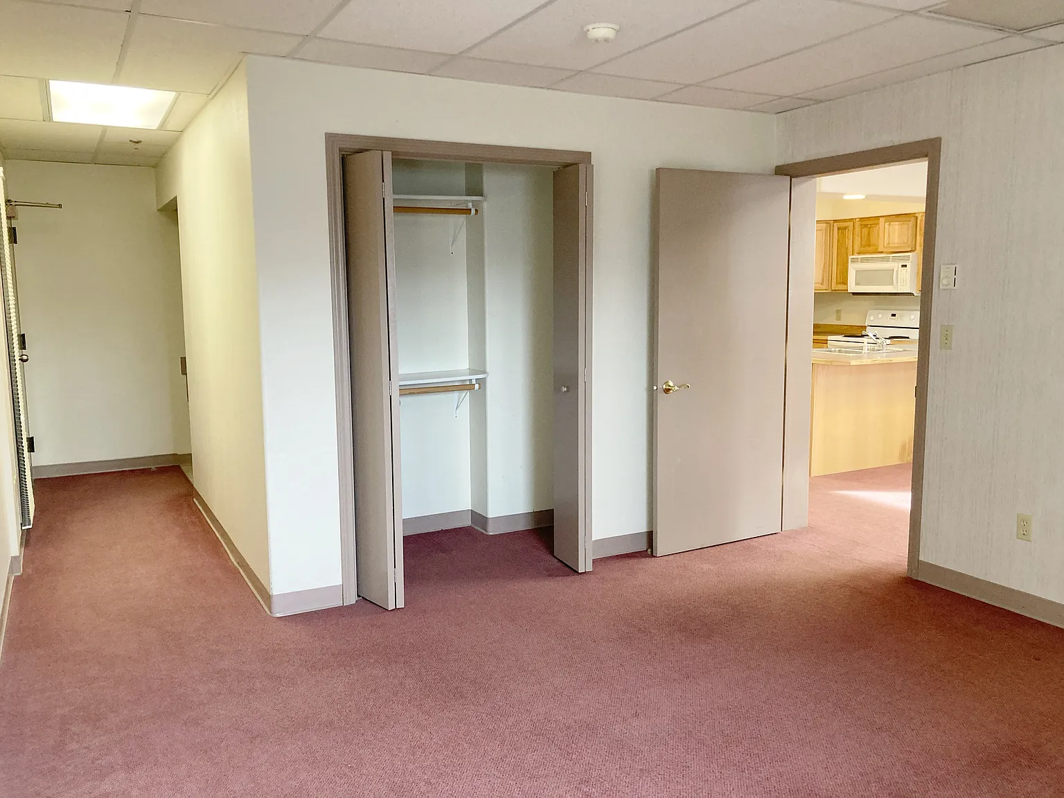 Summit Apartments — Photo 3