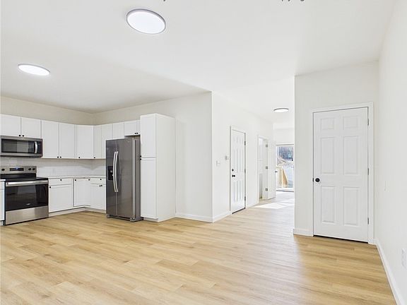 4th image of 105 Belfast Rd #1&2